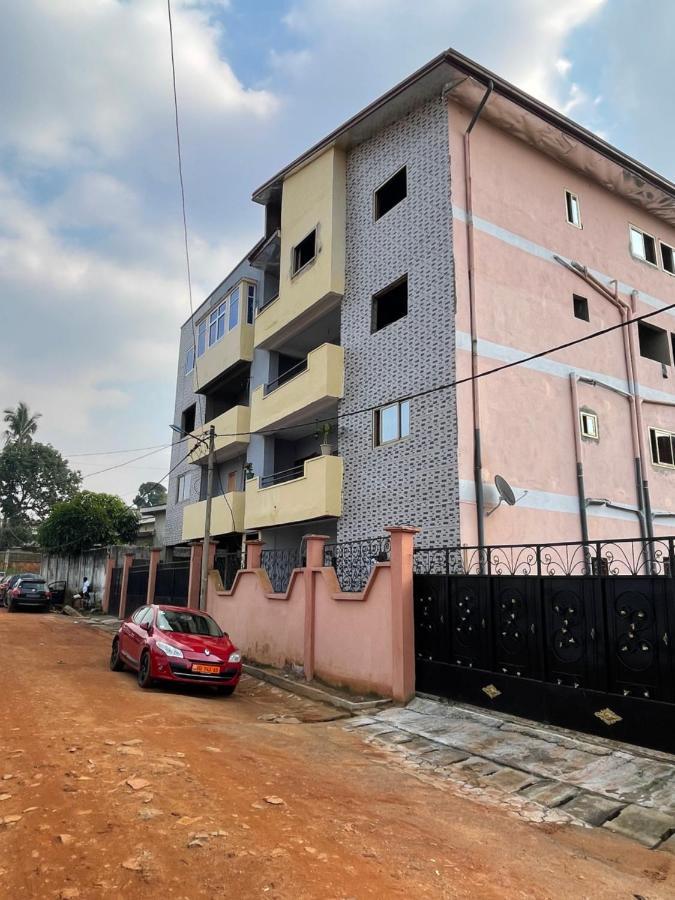 Les Logis De Nouvelle Route Bastos Apartment Yaounde Luaran gambar