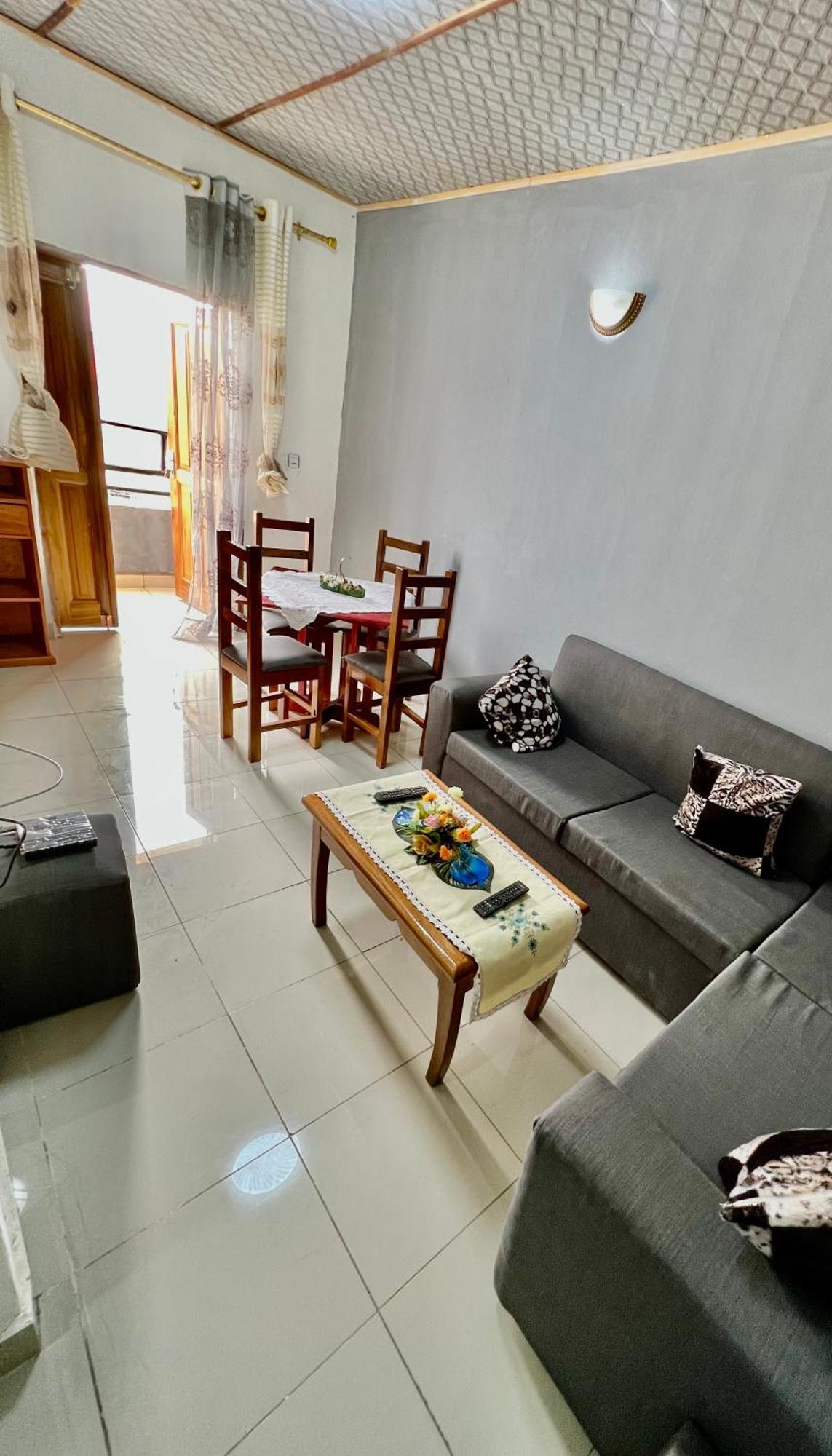 Les Logis De Nouvelle Route Bastos Apartment Yaounde Luaran gambar