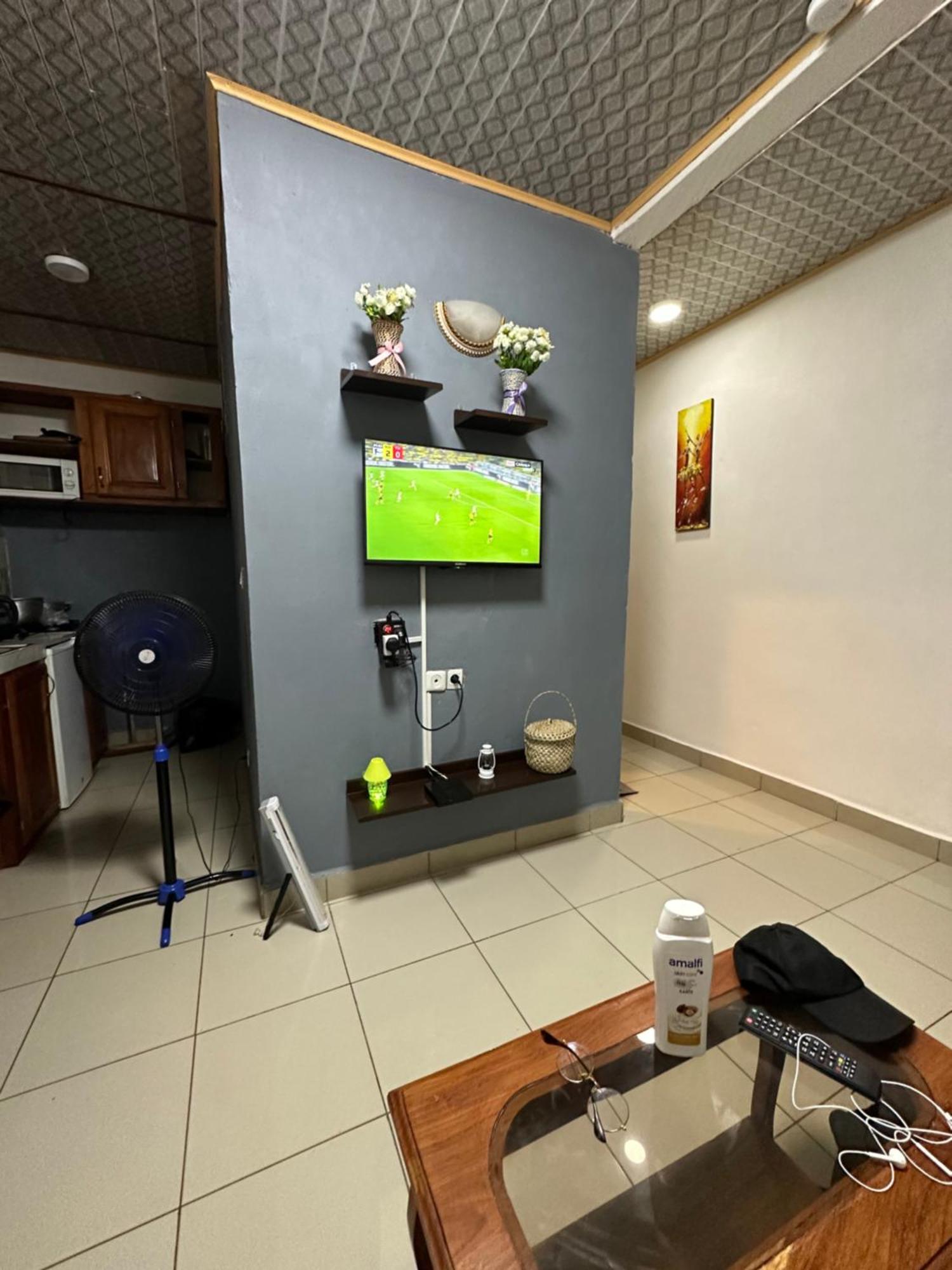 Les Logis De Nouvelle Route Bastos Apartment Yaounde Luaran gambar