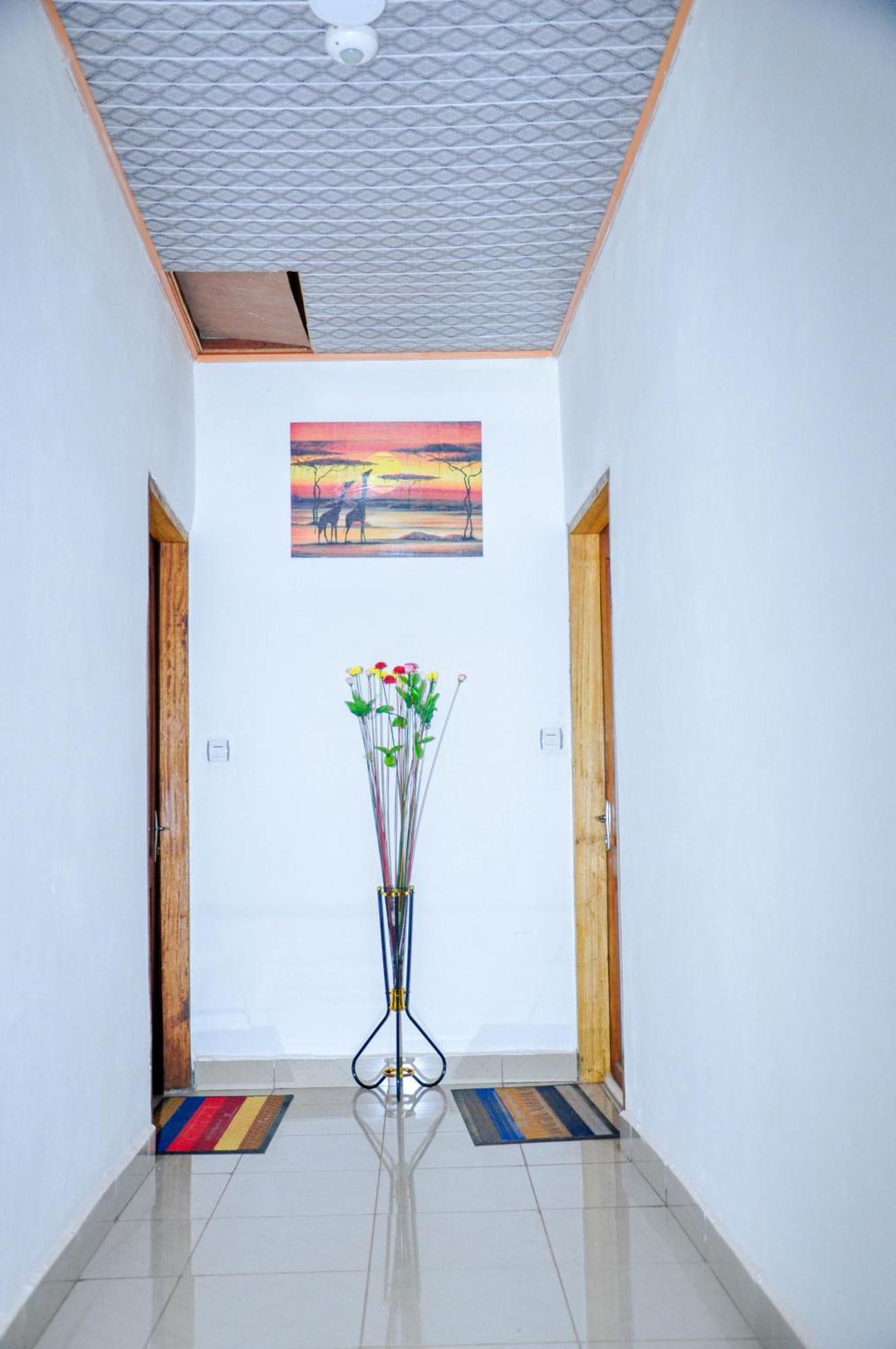 Les Logis De Nouvelle Route Bastos Apartment Yaounde Luaran gambar