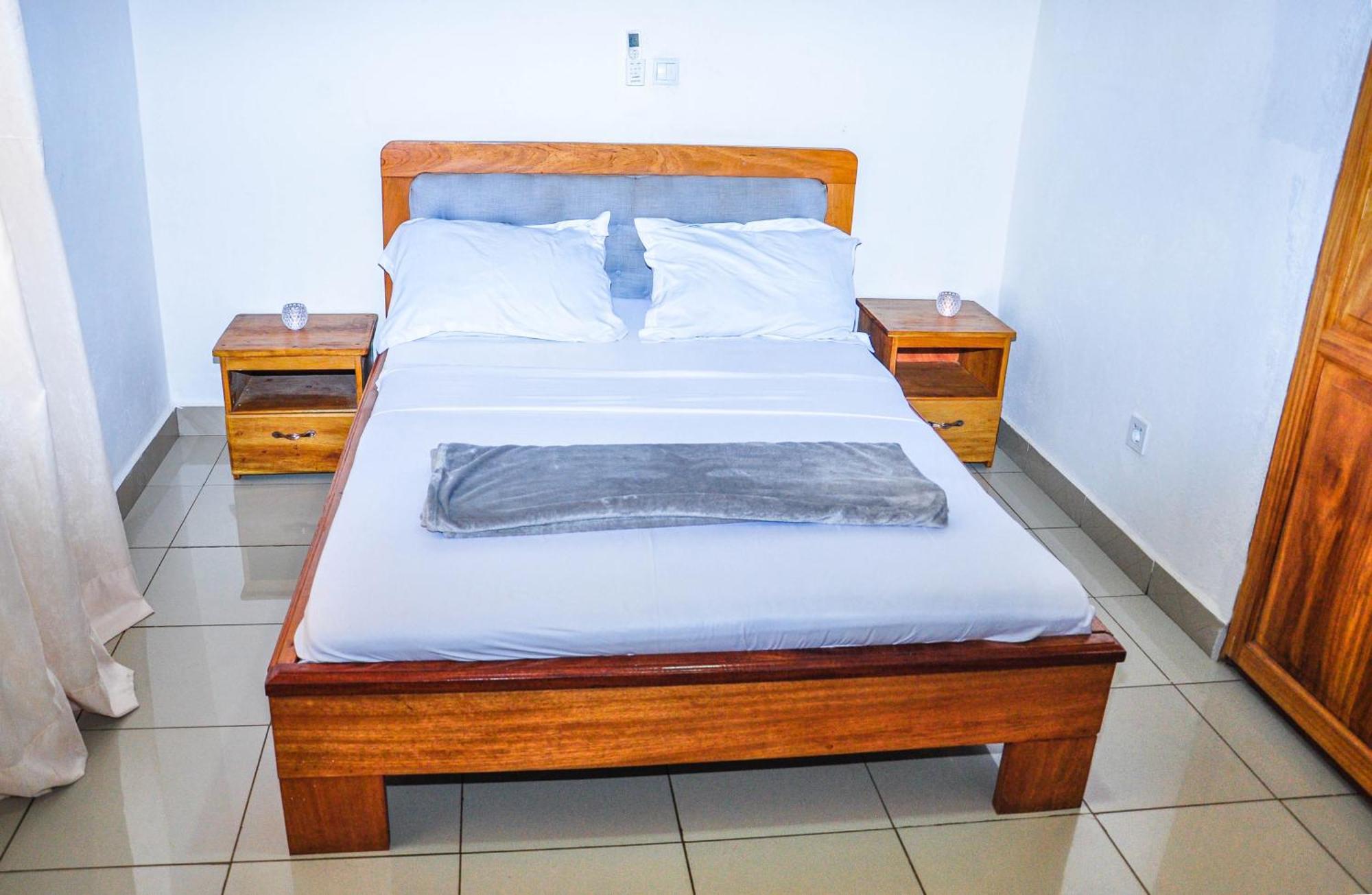 Les Logis De Nouvelle Route Bastos Apartment Yaounde Luaran gambar
